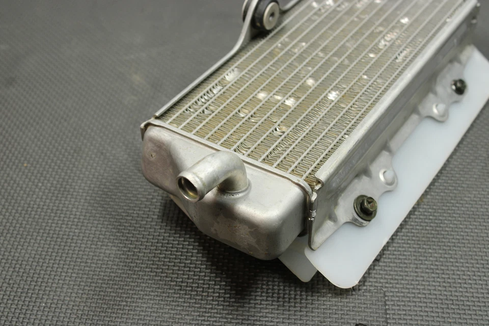 2005 YAMAHA WR450F 03-05 YZ450F REFRIGERADOR DE MOTOR DIREITO FABRICANTE DE EQUIPAMENTO ORIGINAL BOM! - Imagem 3 de 4