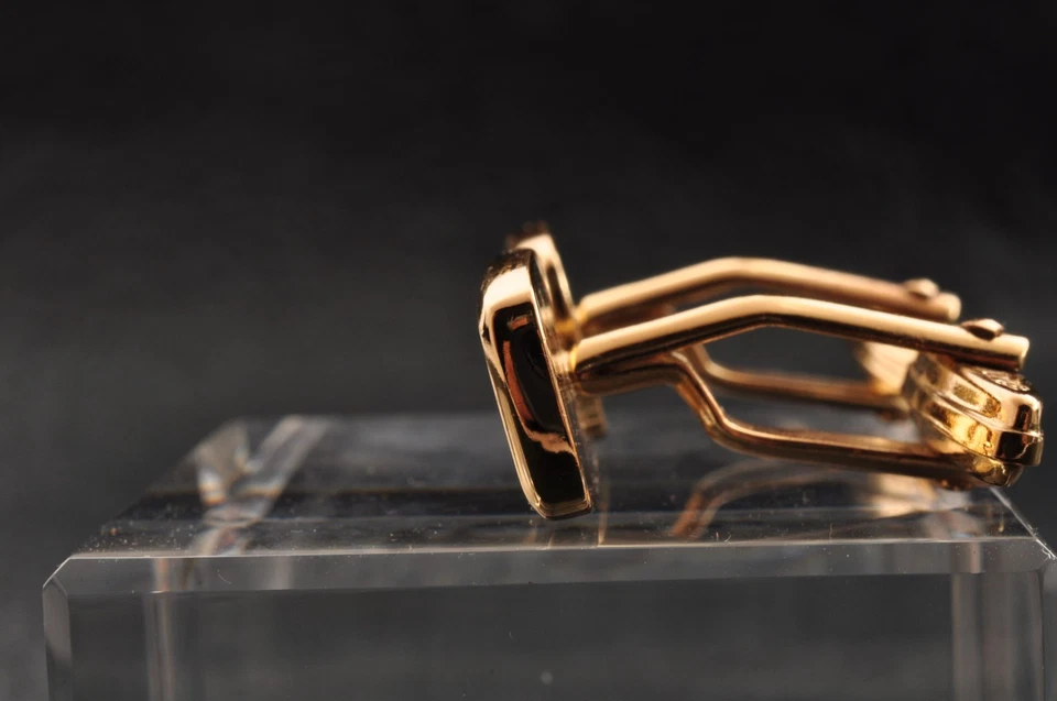 Gemelos casi nuevos, marca francesa "Christian Dior" color dorado y marrón, estuche. Foto 4 de 4