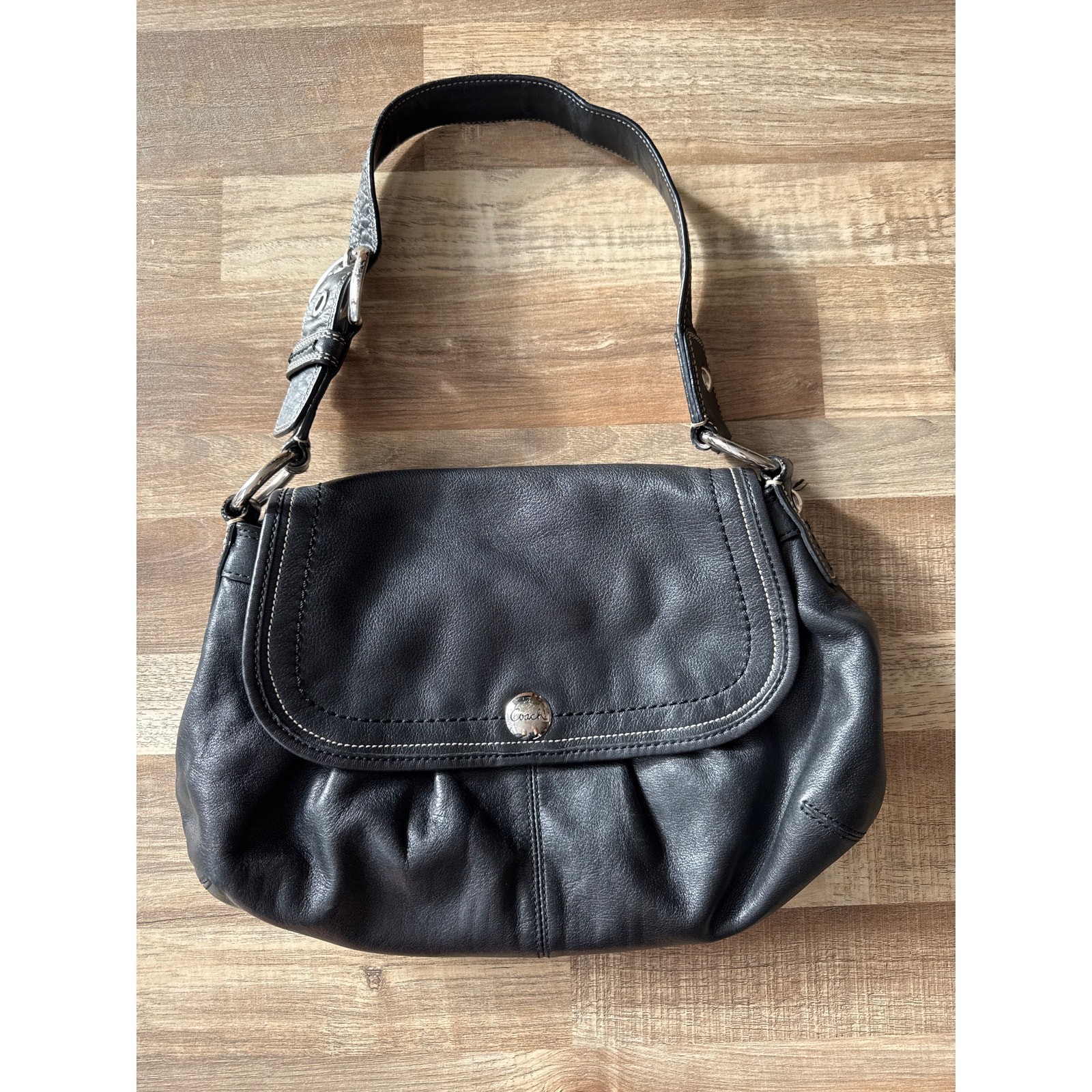 Y2K Designer Coach F13729 Soho Shoulder Hobo Bag in Black Leather Glam