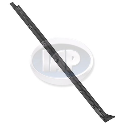 VW BUG RIGHT INNER WINDOW SCRAPER ( 7 Clip)  1965 thru Early 1968  111837476