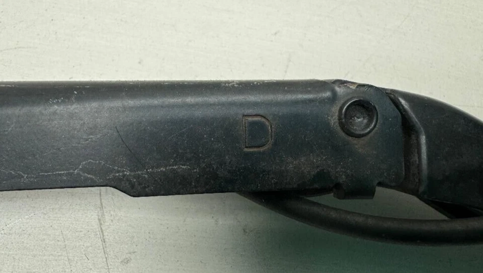 2007-2013 CHEVY SILVERADO/GMC SIERRA DRIVER FRONT WIPER ARM P/N 24030988 OEM - Image 4 of 4