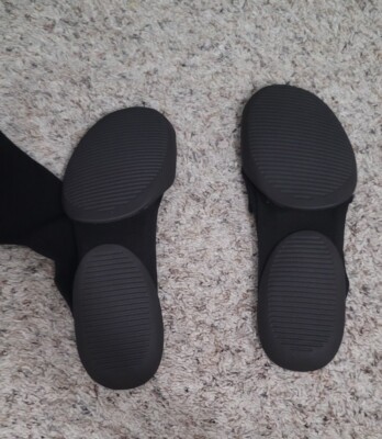 Yeezy Pod Black Size (SAME DAY SHIPPING)