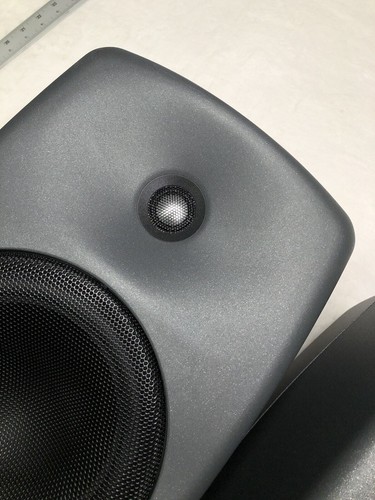 Altavoces con cable de instrumento y monitor de estudio único alimentados Genelec 8040B de 6,5 pulgadas - Imagen 8 de 12