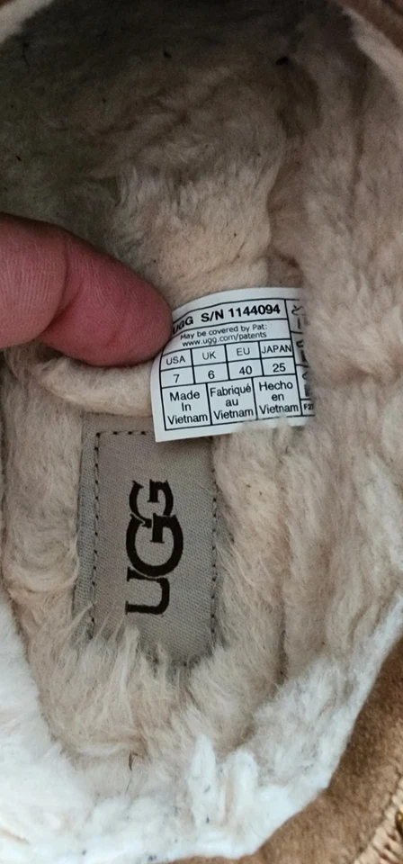 UGG TASMAN TAZ SASH SLIPPERS Men Size 7, Women Size 9 - Image 4 of 4