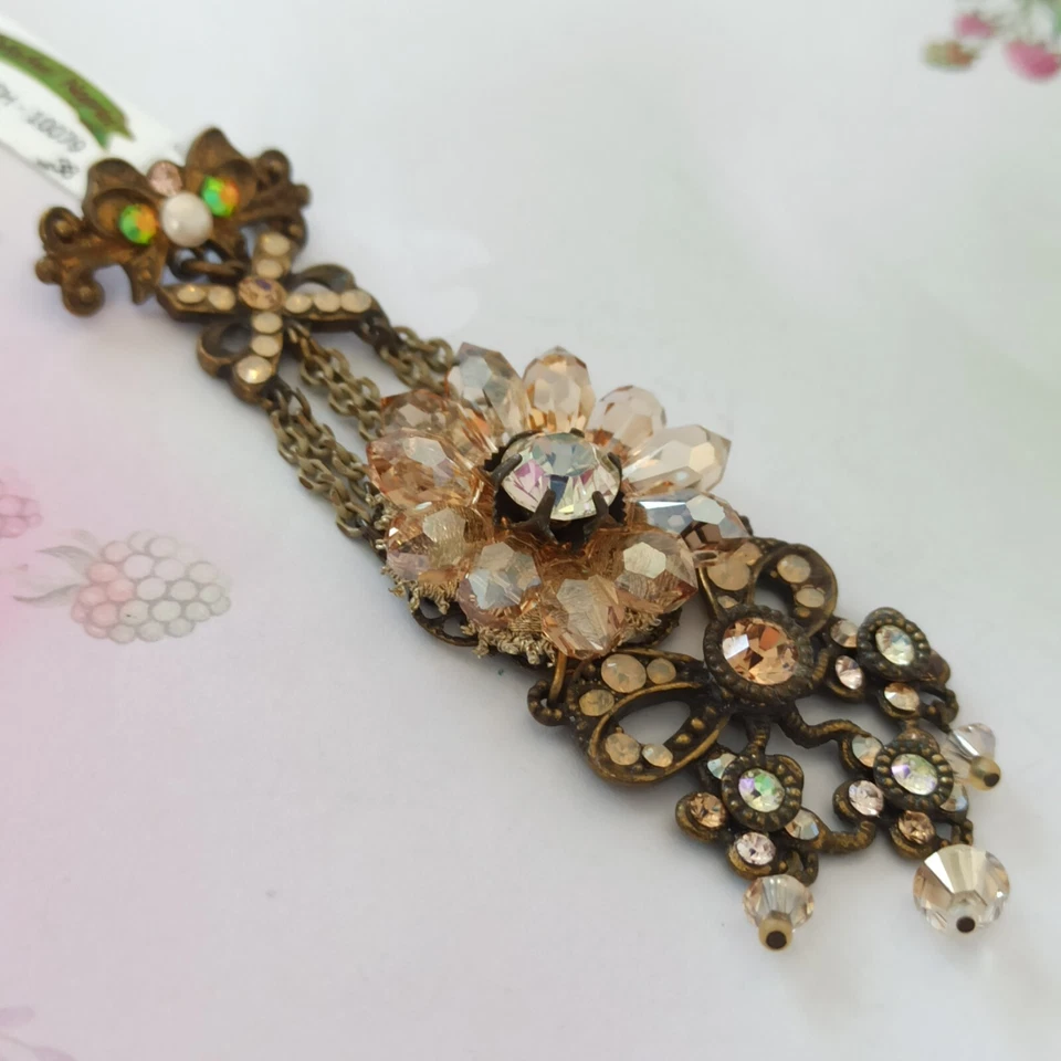 Broche Michal Negrin Grande Encaje Renacimiento Victoriano Con Cristales de Swarovski Medalla Foto 3 de 4