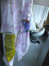 Chanel kleines Tuch Käfer 