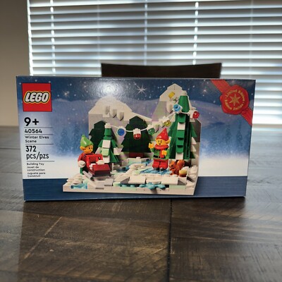 LEGO Seasonal: Winter Elves Scene (40564)