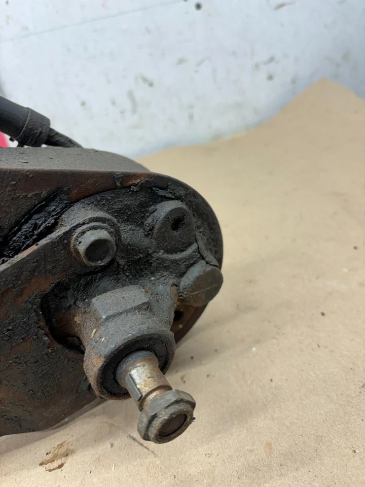 1970-1976 DUSTER CHALLENGER CUDA SCAMP POWER STEERING PUMP W/ BRACKETS ASSEMBLY - Image 4 of 4