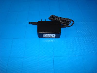 DVE DSC-5P-01 EU 50200 Power Supply Adapter +5V 2A -- Barrel 5.5/2.5mm