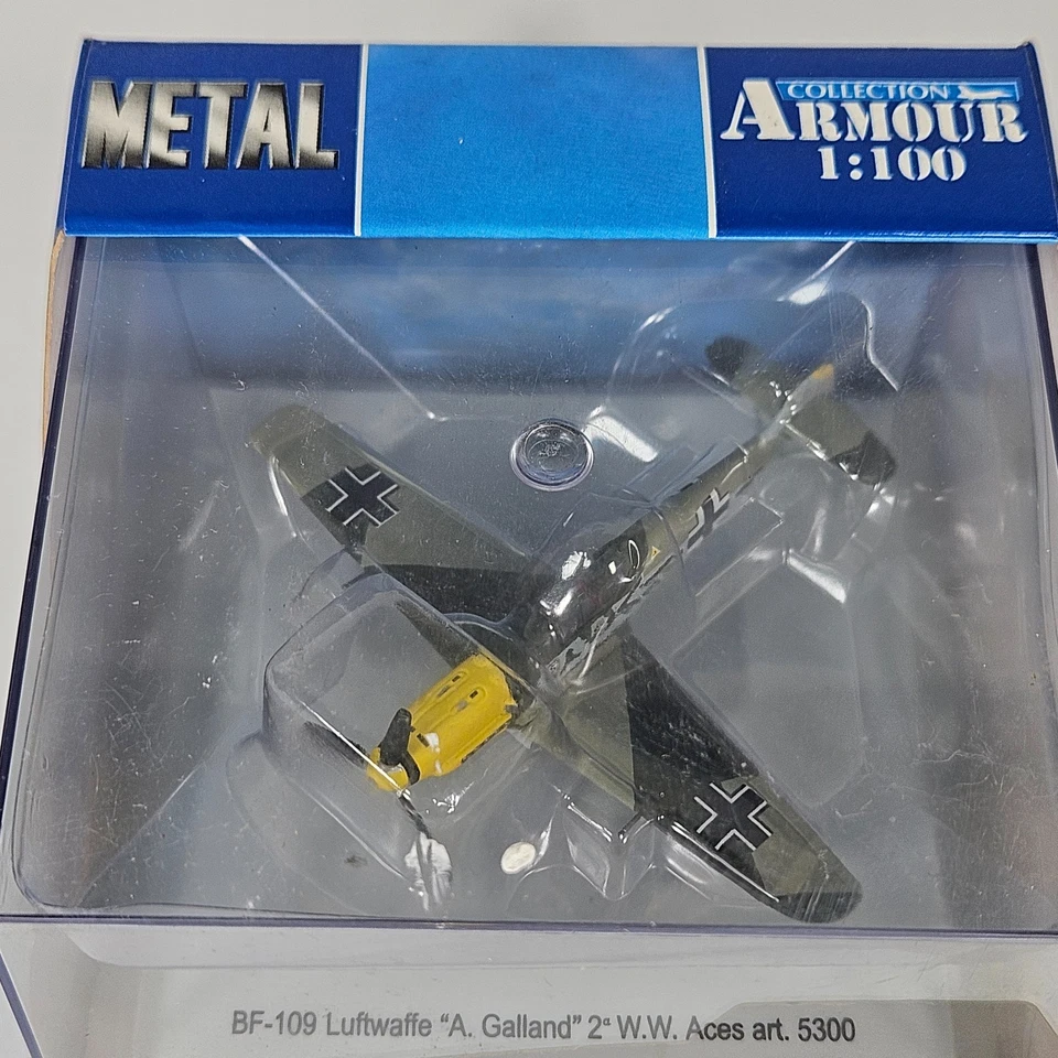 Коллекция металлических доспехов 1:100 Art.530 BF-109 Люфтваффе A Galland 2 WW тузы в коробке - Изображение 2 из 4