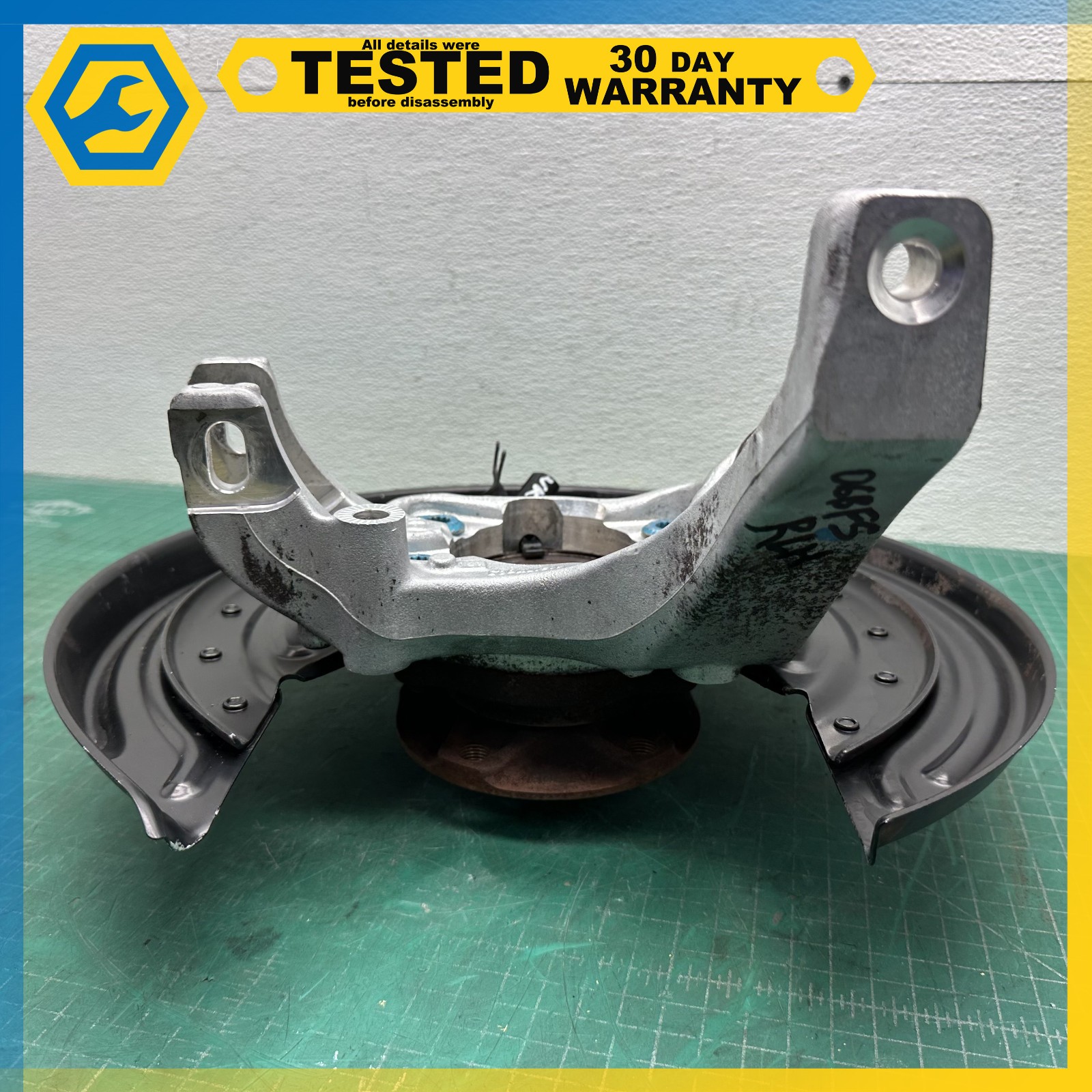 06-12 BENTLEY Flying Spur REAR LEFT DRIVER SIDE SPINDLE KNUCKLE W/ HUB OEM