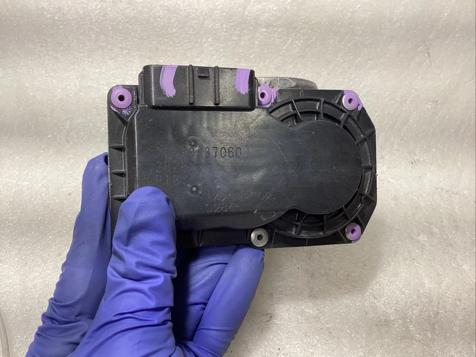 2011-2017 LEXUS CT200H THROTTLE BODY OEM 22030-37060 - Image 2 of 4