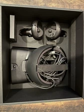 Oculus Rift S PC-Powered VR | Includes controllers and cable