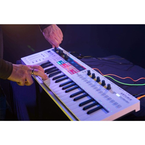 Arturia KeyStep Pro Keyboard with Advanced Sequencer and Arpeggiator - Picture 3 of 6