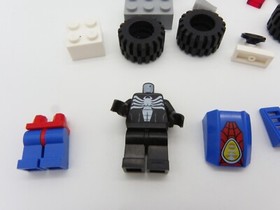 LEGO Super Heroes Juniors: Ultimate Spider-Man Spider-Car Pursuit 10665 26/49