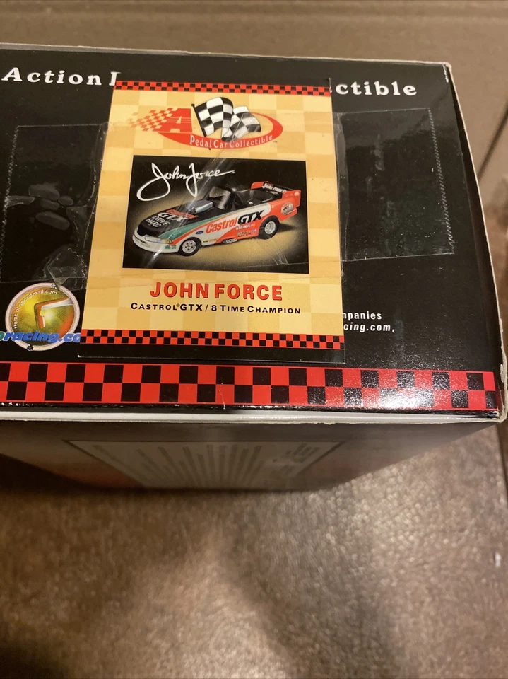John Force Castrol GTX Funny Car" NHRA Action coche a pedales de carreras Foto 2 de 4