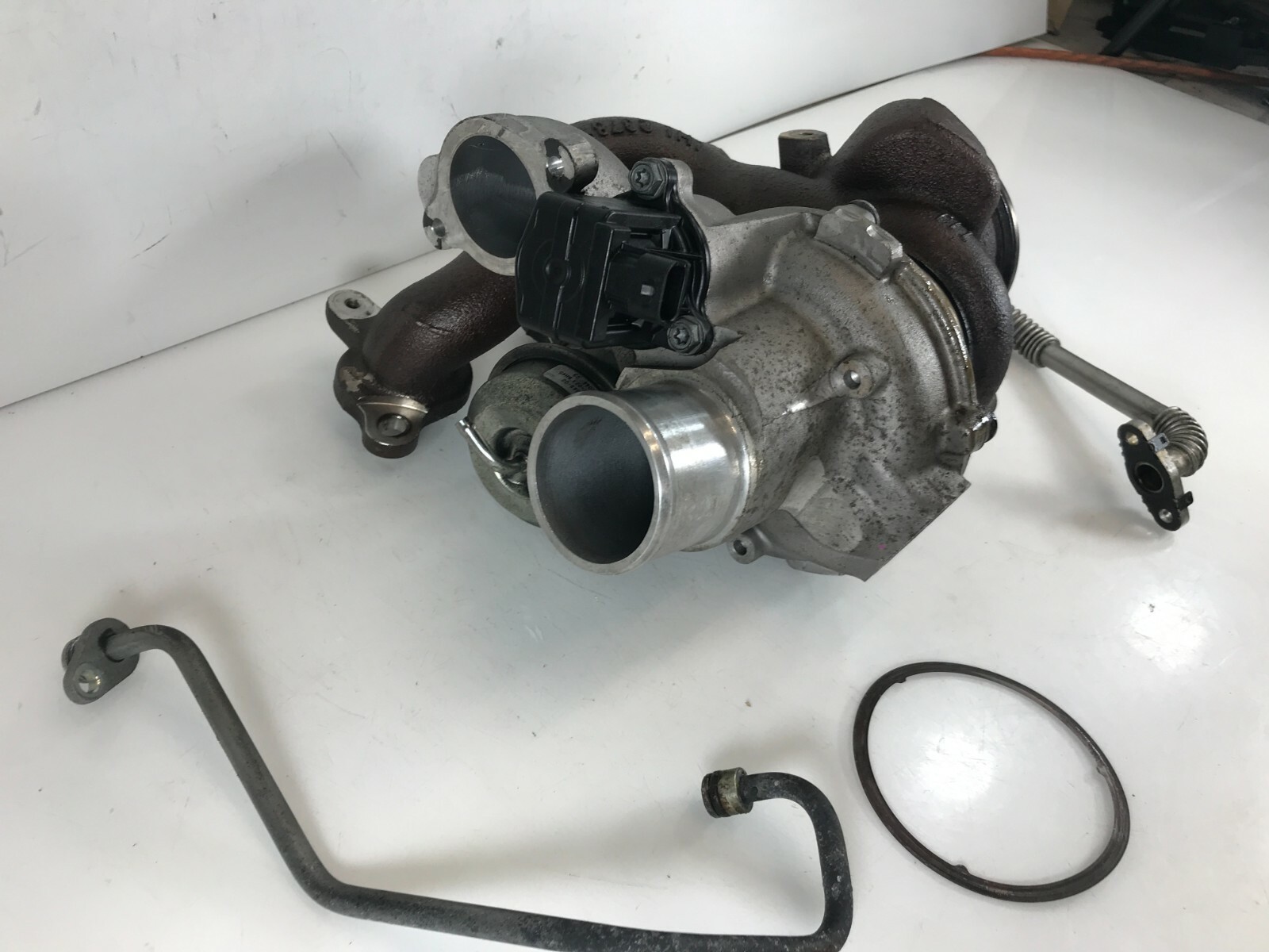 Maserati Ghibli Levante Quattroporte V6 Left Turbo Turbocharger Exhaust Manifold