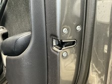 Türschloss rechts vorne Mercedes-Benz B-Klasse (W246) A 166 720 04 35 Türschloss rechts vorne Mercedes-Benz B-Klasse (W246) A 166 720 04 35