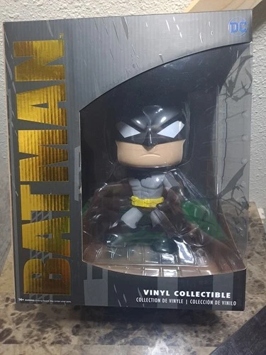 JUMBO FUNKO POP SUPER DELUXE BATMAN 10” VINYL COLLECTIBLE