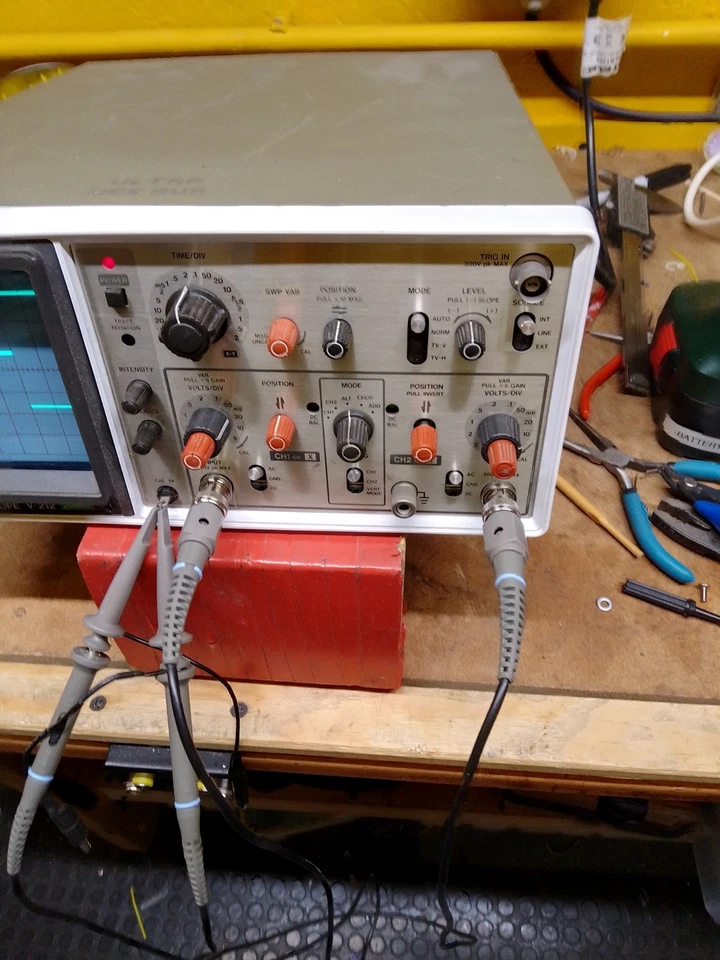 Hitachi V212a oscilloscope.SEE DETAILS. - Image 3 of 3