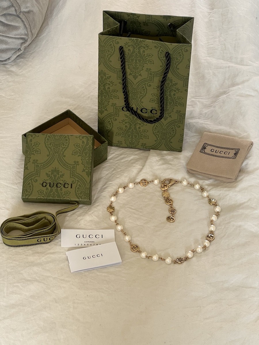 Authentic Gucci Interlocking Flower Faux Pearl Necklace In  display picture 3