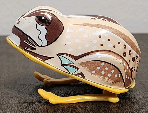 Vintage WIND UP Metal Tin FROG 🐸 Brown Camouflage Working JAPAN Yellow Bottom - Foto 3 di 7