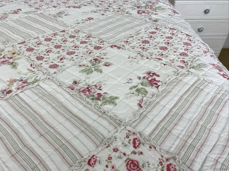 Vintage Morgan & Finch King Queen Floral Quilted Patchwork Coverlet Comforter - image 4 of 4