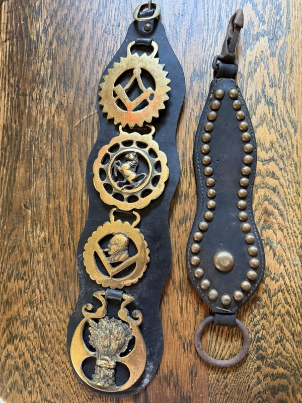 VINTAGE MASON HORSE BRASS METAL MEDALLIONS  ON LEATHER STRAP