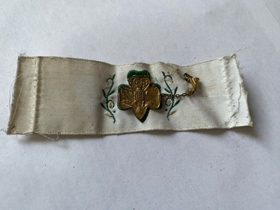 Vintage Girl Scout First Class Badge Pin V Fair Condition