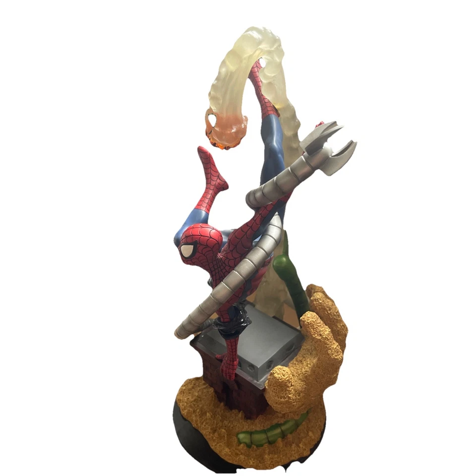Статуэтка скульптура художественного убежища Marvel Milestones SPIDER-MAN (2004 Diamond Select) - Изображение 2 из 4