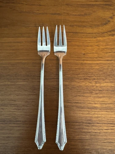 SET OF 2 ANTIQUE TOWLE VIRGINIA CARVEL STERLING SILVER 5-3/4" OYSTER FORKS