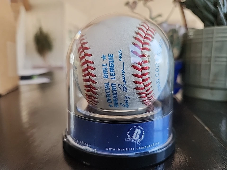 Kirby Puckett Autographed Baseball MN Twins Beckett Authenticated W/COA Mint - Image 2 of 3