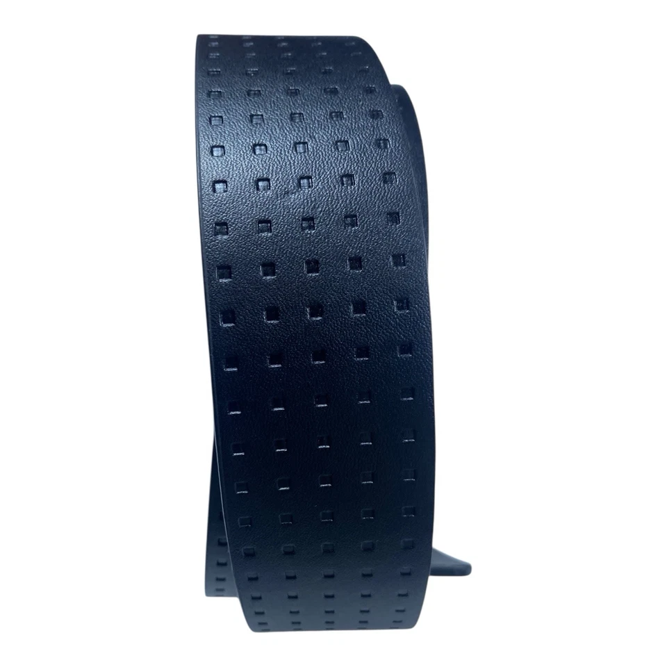 Cinturón Famous Stars and Straps Negro Logotipo Repujado Hebilla Ropa de Calle Skate Punk Foto 3 de 4