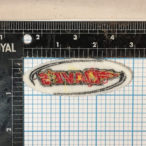 VINTAGE TAHOE DAVES SKIS & BOARDS OVAL 3" IRON ON PATCH - Picture 2 of 2
