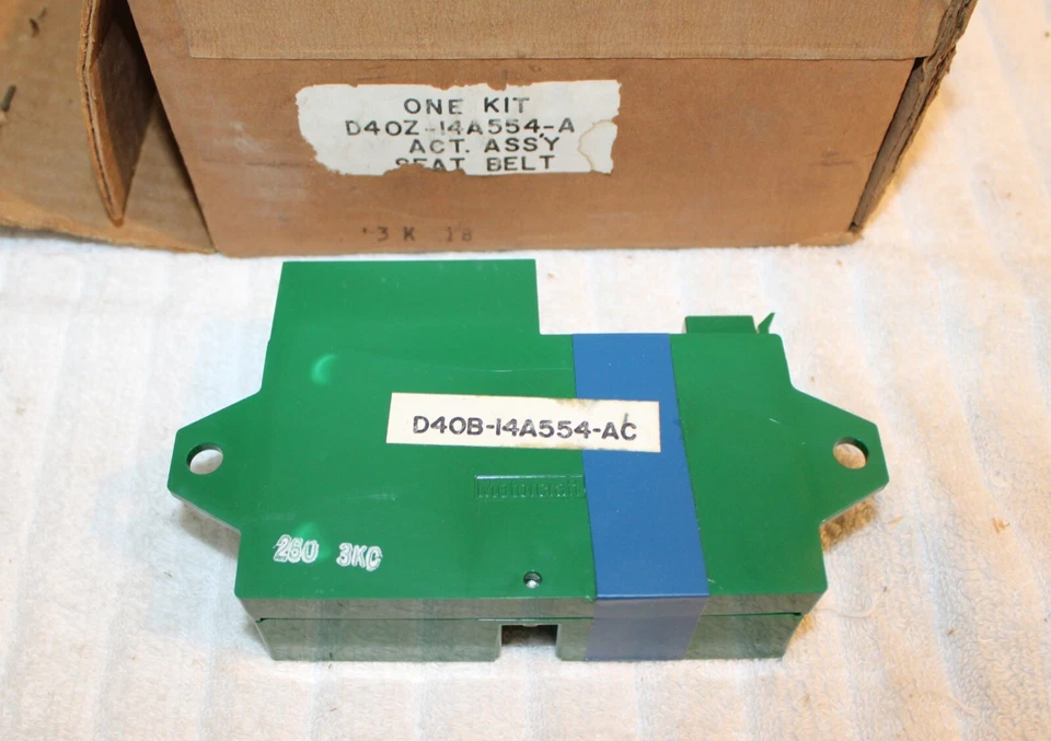 1974 Ford Ranchero Gt NOS SEAT BELT and IGNITION WARNING SYSTEM ACTUATOR - Image 3 of 4