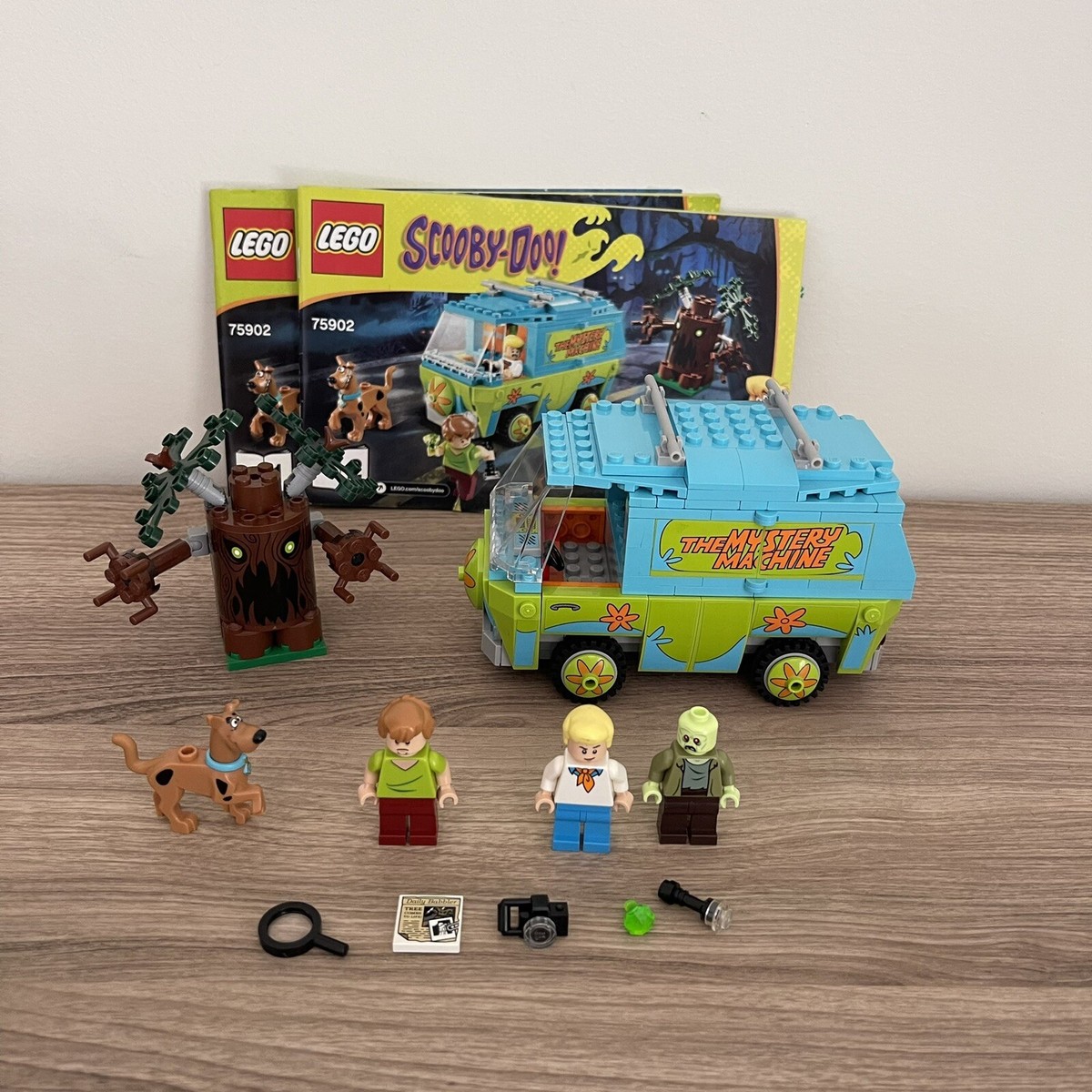 Lego Mystery Machine Scooby-Doo Complete Set 75902 with Mini