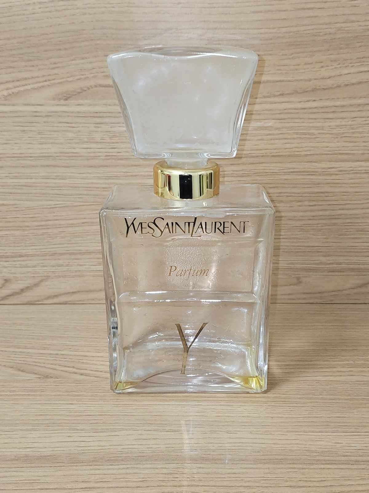 Bouteille factice de parfum décorative XXL pour habiller un meuble vide avec élégance