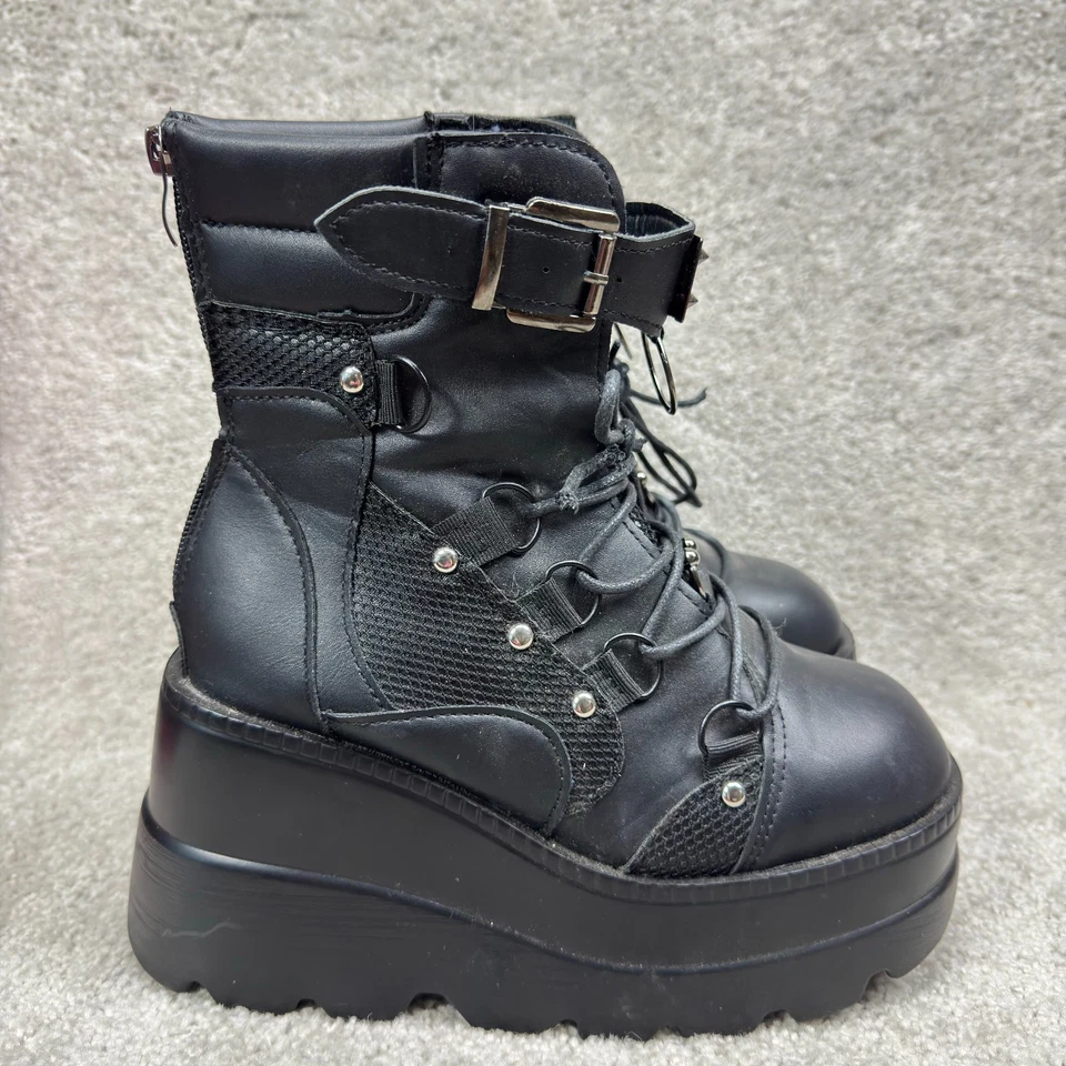 Botas Gruesas Demonia "Estilo" Shaker 60 para Mujer 36EU 5.5/6 EE. UU. Tachonado Gótico Motociclista Foto 4 de 4