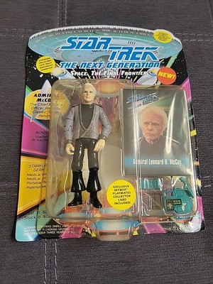Star Trek TNG: Admiral McCoy Actionfigur. Karton geöffnet