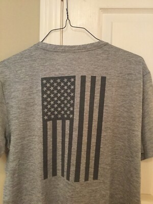 Vineyard Vines Men's American Flag Performance Harbor S/S T-Shirt Gray XL NWT