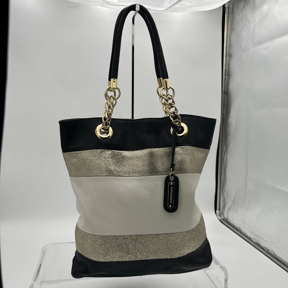 Bolso de Hombro Cynthia Rowley Cadena Dorada Cuero Blanco Negro Dorado Foto 2 de 4