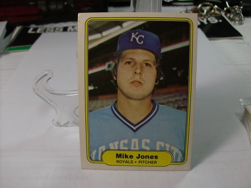 Fleer Baseball 1982 #412 - Mike Jones - Kansas City Royals 82-1184 - Imagen 1 de 2