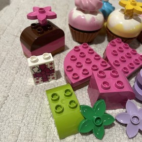 LEGO DUPLO 6785 adorable Creative Cakes Cupcakes Dessert Lot