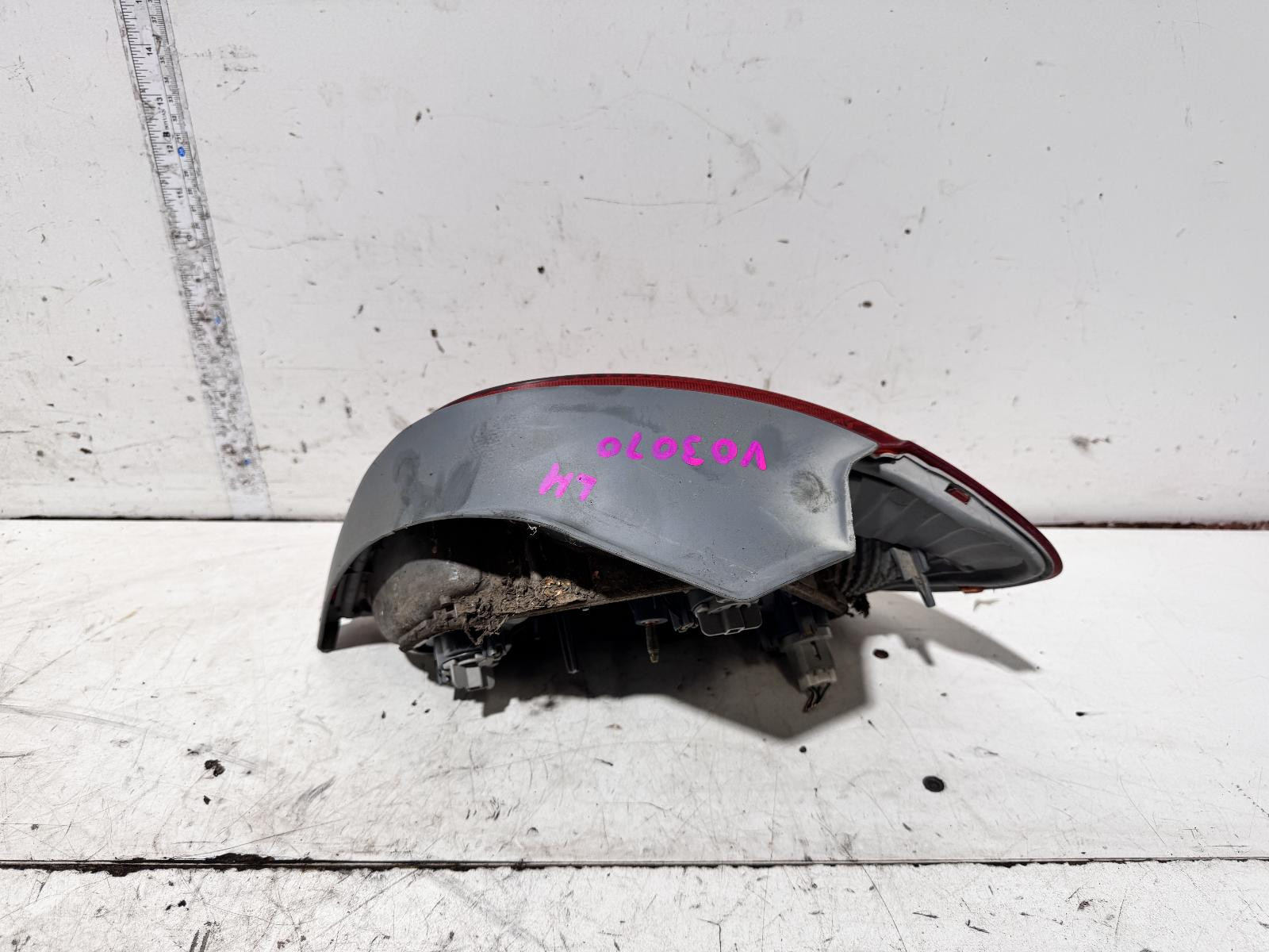 Toyota Echo Left Tail Light NCP10 10/2002-09/2005 - thumbnail 2