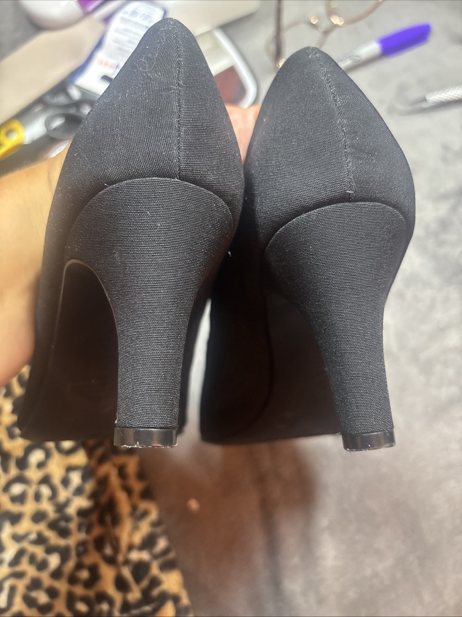 Kelly & Katie Genna Pump View 6