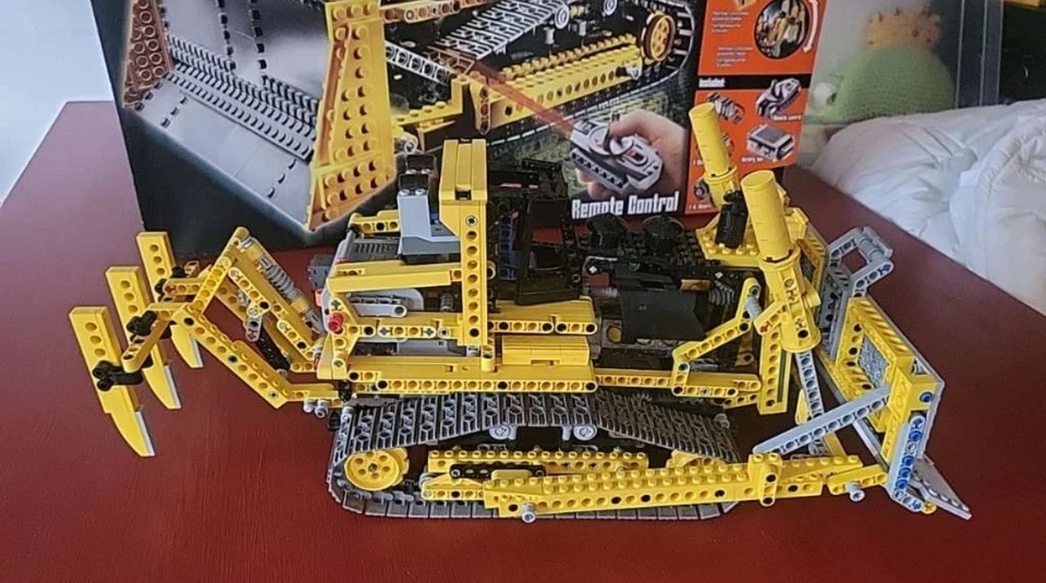 LEGO Technic 8275 Motorized Bulldozer, foto 3 di 5