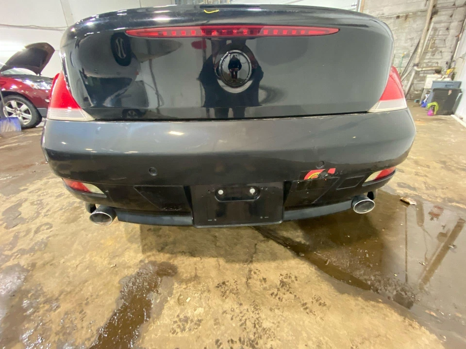 (LOCAL PICKUP ONLY) 04 05 BMW 645CI Rear Bumper Assembly - Image 2 of 4