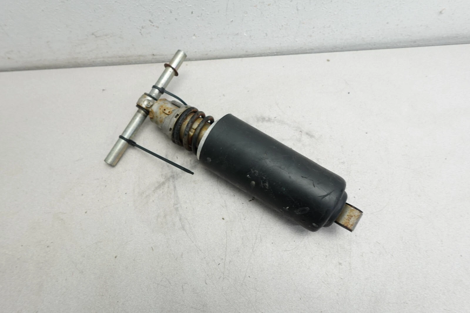 2005 Summit 1000 Highmark SDI Ski-Doo OEM Rear Suspension Center Shock Absorber