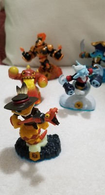 Totems and figurines skylanders
