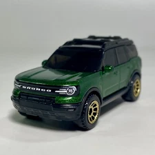 2022 Ford Bronco Sport Green 1:64 Scale Diecast Diorama Model SUV #44